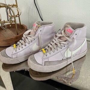 Court legacy high top sneaker